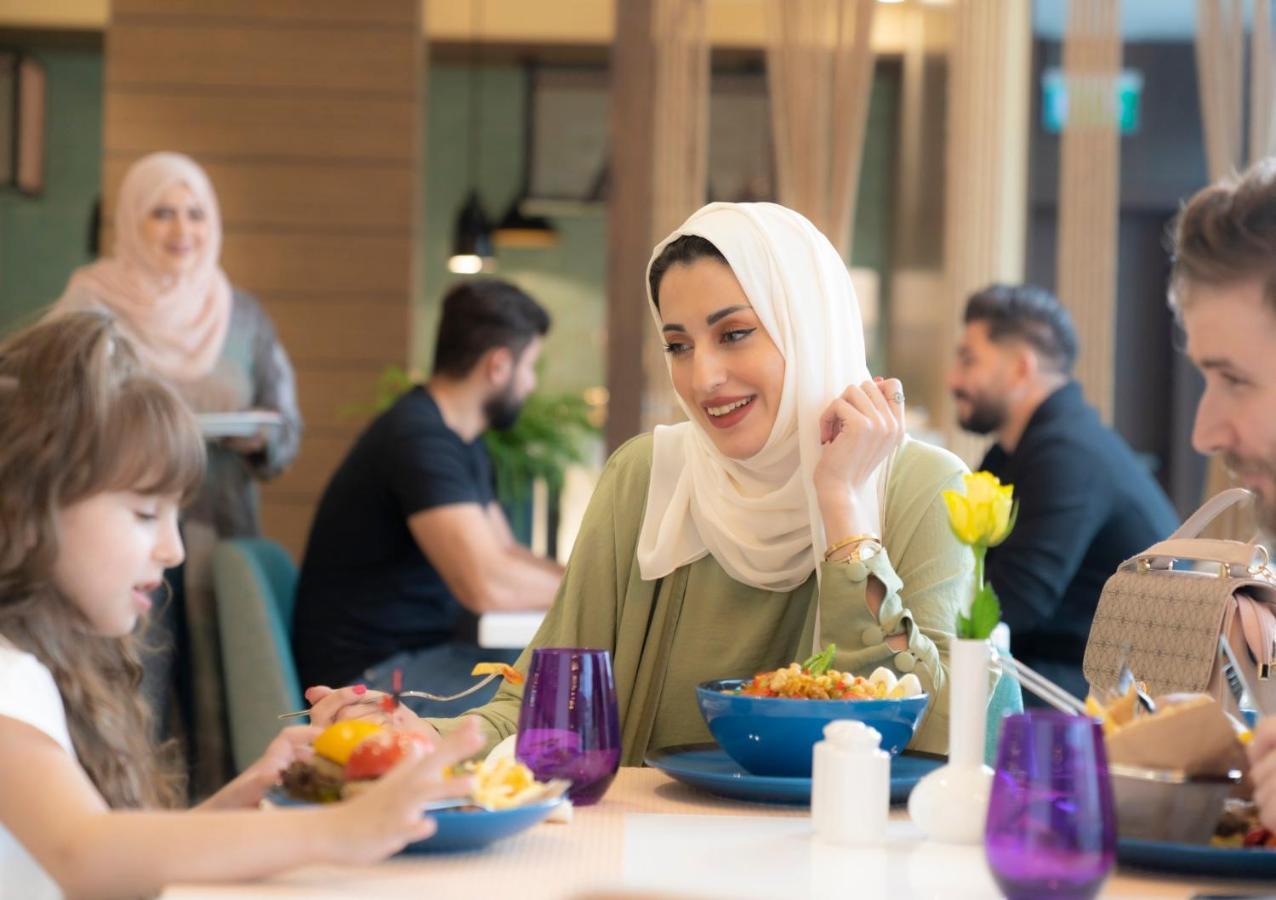 Holiday Inn & Suites Al Jubail By Ihg Al Fanatir Экстерьер фото