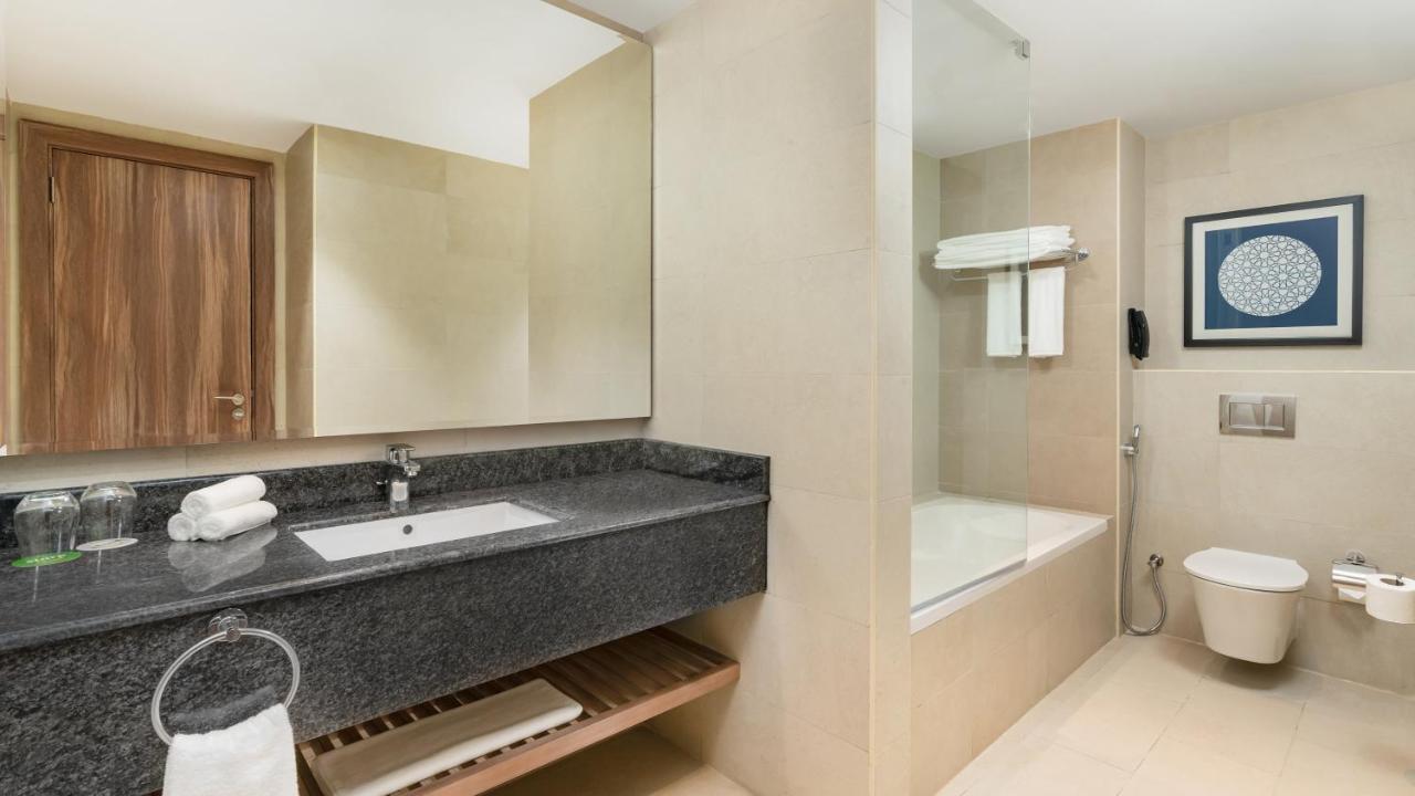 Holiday Inn & Suites Al Jubail By Ihg Al Fanatir Экстерьер фото